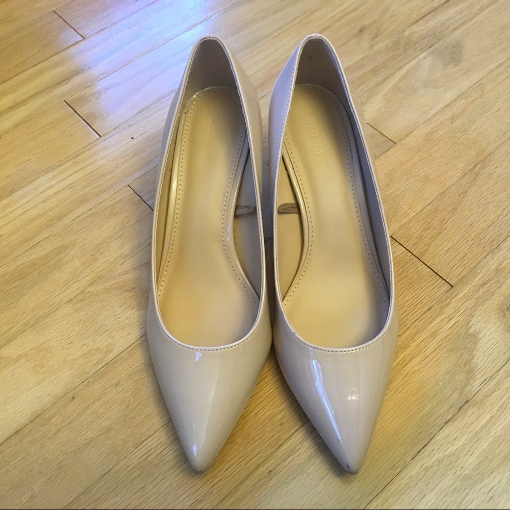 🦄 Nude pointed small heels!